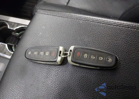 2016 Ford Expedition Limited from USA, damaged, VIN 1FMJU2AT4GEF11989